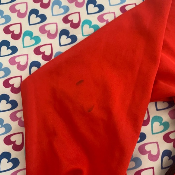 100% polyester - Picture 2 of 3